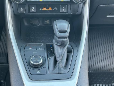 Used 2024 Toyota RAV4 XLE AWD/4WD image 22
