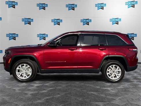 Certified 2023 Jeep Grand Cherokee Limited image 2