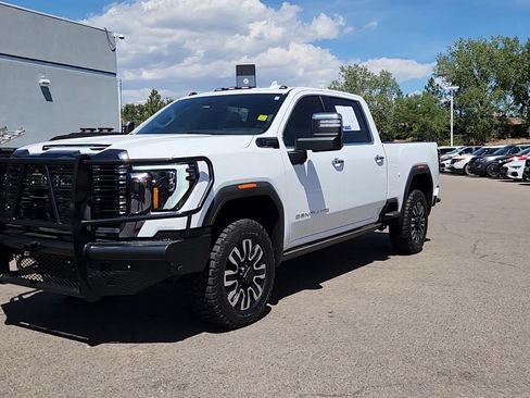 Used 2024 GMC Sierra 3500 Denali Ultimate AWD/4WD image 2