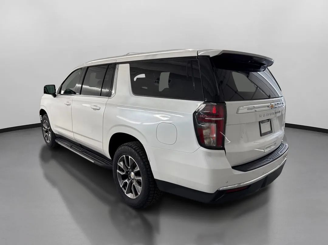 Used 2023 Chevrolet Suburban LT w/ LT Signature Plus Package AWD/4WD image 7