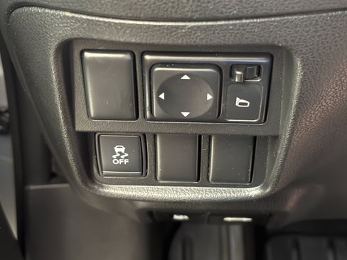 Used 2017 Nissan Juke SV FWD image 19