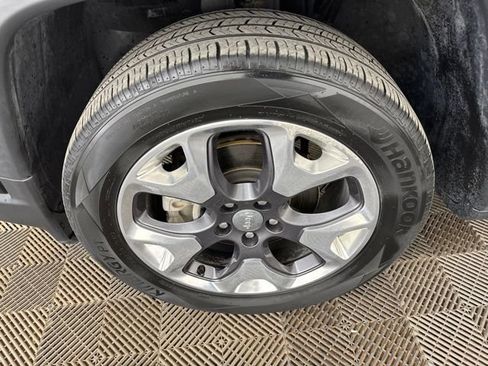 Used 2021 Jeep Compass Limited AWD/4WD image 31