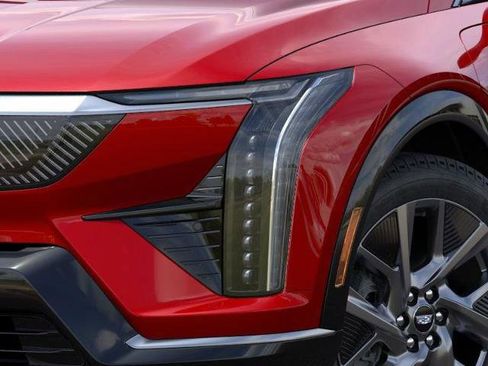 New 2026 Cadillac Optiq Luxury 2 image 10