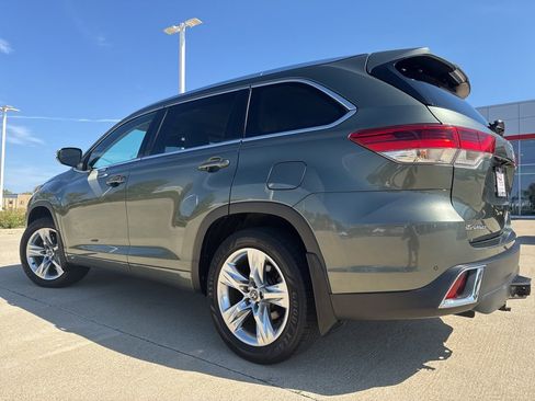 Used 2018 Toyota Highlander Limited image 4
