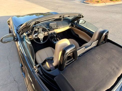 Used 2023 MAZDA MX-5 Miata Grand Touring RWD image 10