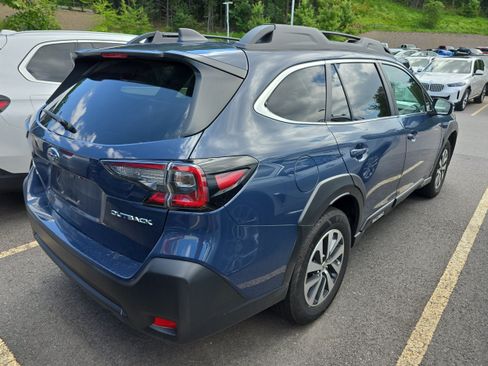 Used 2024 Subaru Outback Premium AWD/4WD image 2