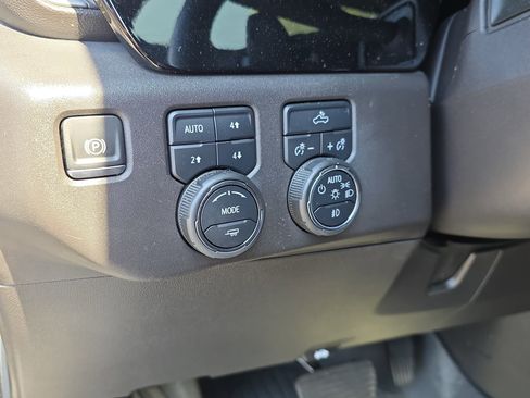 Used 2024 Chevrolet Silverado 1500 LT Trail Boss w/ Convenience Package II image 9