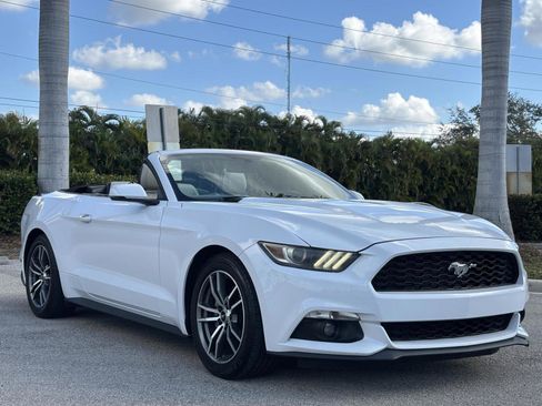 Used 2016 Ford Mustang Premium image 4