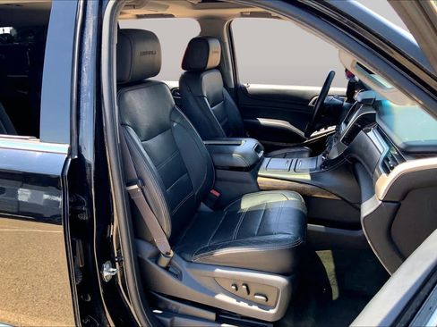 Used 2015 GMC Yukon Denali w/ Touring Package AWD/4WD image 8