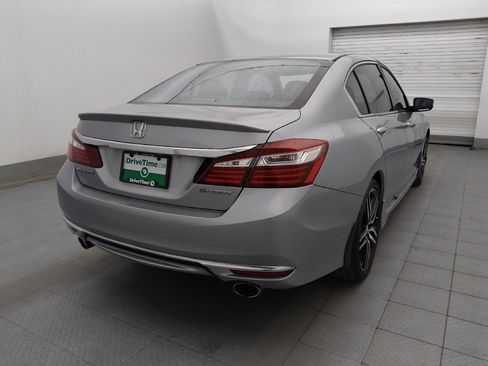 Used 2017 Honda Accord Sport image 9