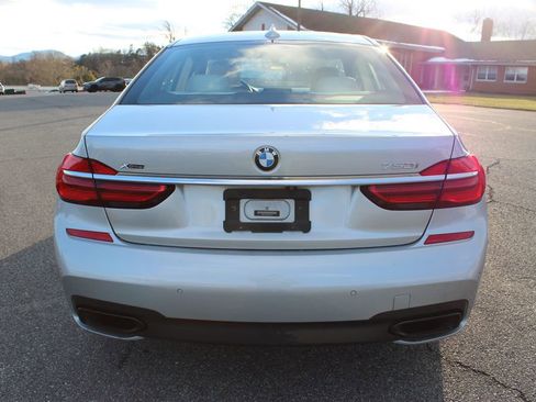 Used 2018 BMW 750i xDrive image 7