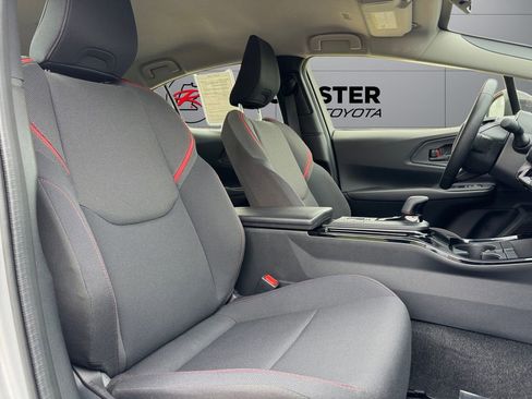 Used 2024 Toyota Prius Prime FWD image 17