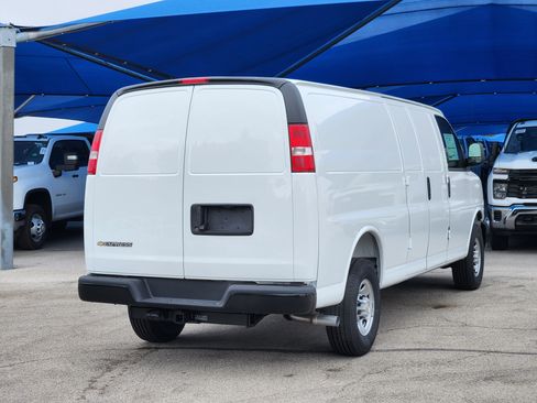New 2025 Chevrolet Express 3500 Extended w/ Driver Convenience Package image 4
