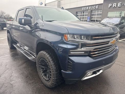 Used 2021 Chevrolet Silverado 1500 High Country w/ Technology Package image 3