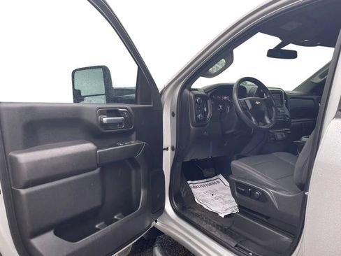 Used 2023 Chevrolet Silverado 2500 Custom w/ Custom Value Package AWD/4WD image 9