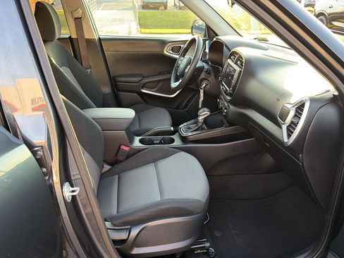 Used 2024 Kia Soul LX w/ Option Group 015 FWD image 13