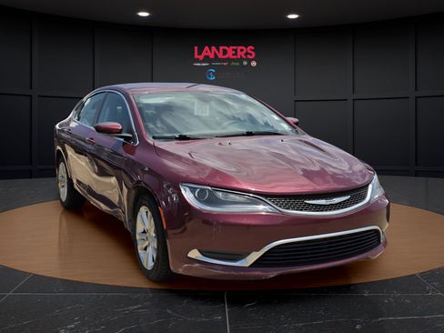 Used 2015 Chrysler 200 Limited FWD image 4