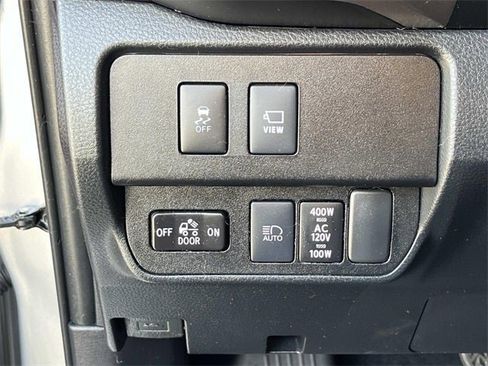 Used 2020 Toyota Tacoma Limited image 29