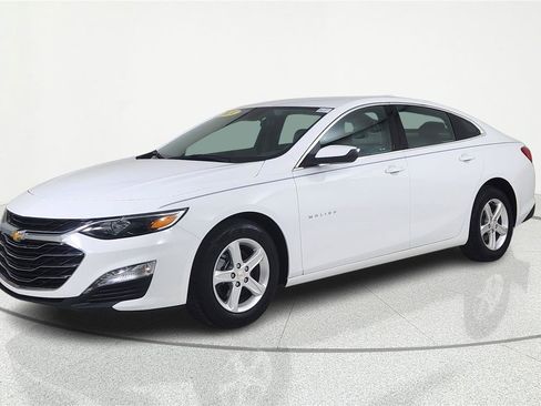 Used 2024 Chevrolet Malibu LT image 2