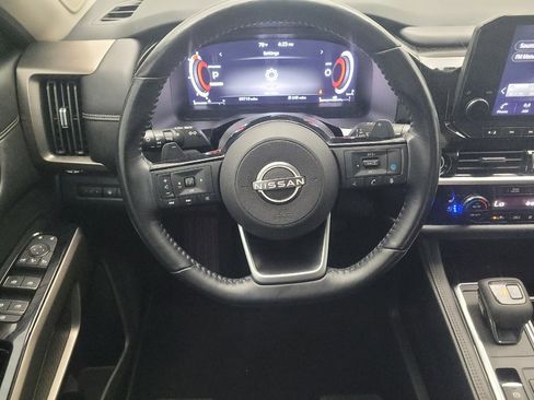 Used 2022 Nissan Pathfinder Platinum w/ Cargo Package FWD image 22