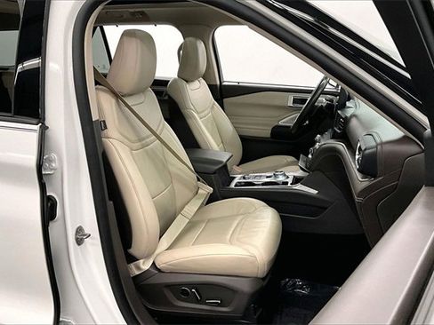 Used 2020 Ford Explorer Platinum w/ Premium Technology Package image 7