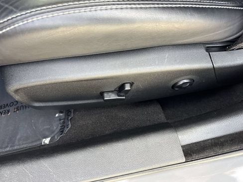 Used 2019 Chrysler 300 S RWD image 12