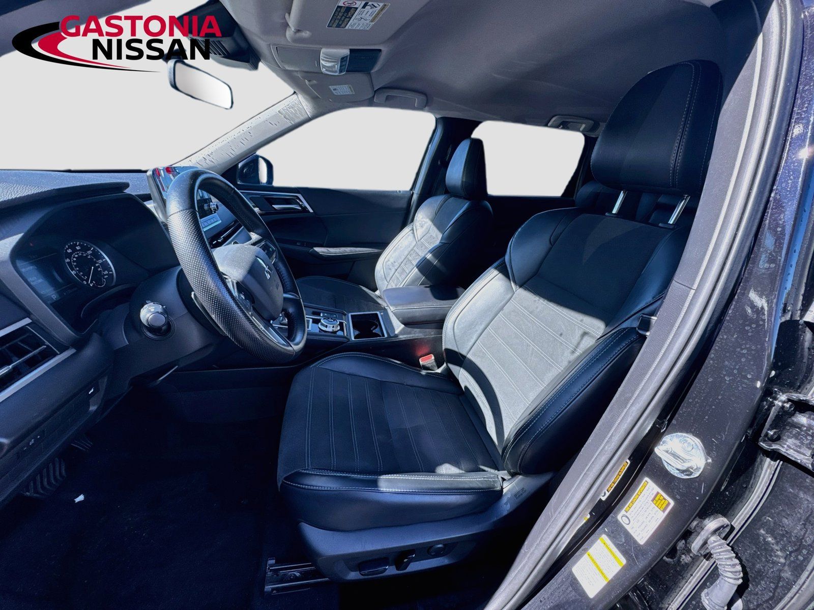 Used 2024 Mitsubishi Outlander SE AWD/4WD image 29