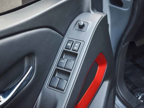 Used 2025 Nissan Frontier PRO-4X image 19