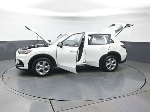 Used 2023 Honda HR-V LX image 40