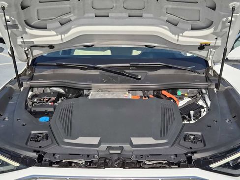 Certified 2021 Audi e-tron Prestige w/ Prestige Package image 13