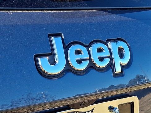 Used 2019 Jeep Grand Cherokee Limited w/ Luxury Group II image 6