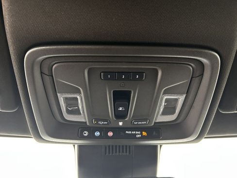 Used 2025 GMC Sierra 1500 Denali AWD/4WD image 22