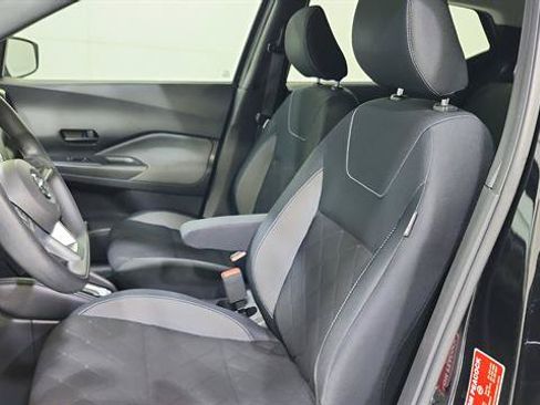 Used 2019 Nissan Kicks S FWD image 11