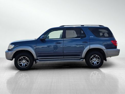 Used 2004 Toyota Sequoia SR5 RWD image 4