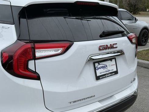 Used 2023 GMC Terrain SLT image 10