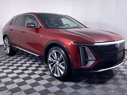 Certified 2024 Cadillac Lyriq Luxury w/ LPO, Floor Liner Package image 21