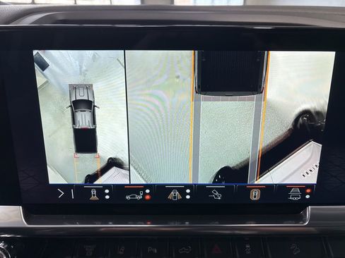 Used 2025 GMC Sierra 2500 SLT w/ SLT Premium Package image 21