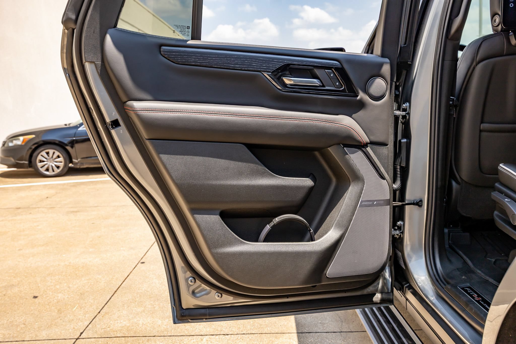 Used 2026 GMC Yukon AT4 Ultimate w/ LPO, Floor Liner Package AWD/4WD image 41