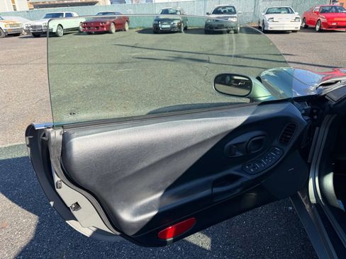 Used 2001 Chevrolet Corvette Coupe w/ Preferred Equipment Group1 image 14