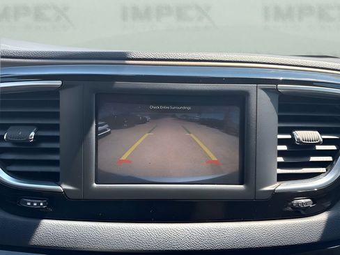 Used 2023 Chrysler Voyager LX FWD image 22