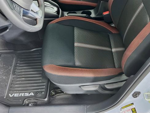 New 2025 Nissan Versa SR w/ Trunk Package FWD image 4