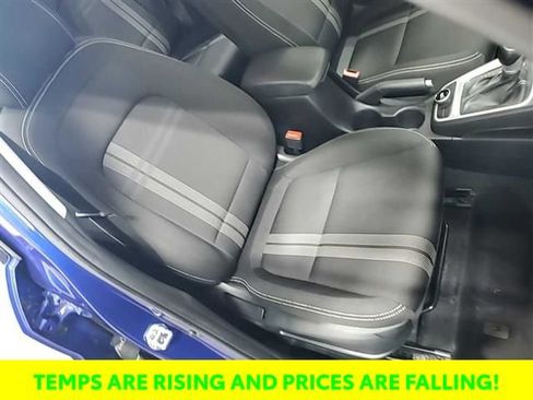 Used 2025 Hyundai Venue SEL image 21