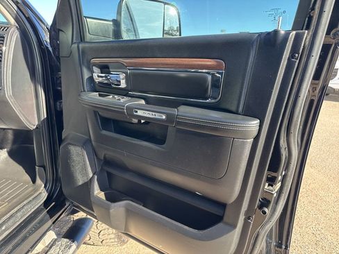 Used 2014 RAM 2500 Laramie w/ Black Appearance Group image 21