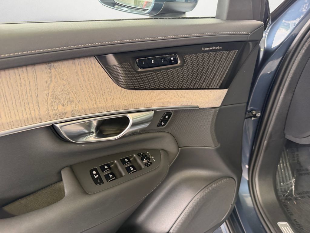 Certified 2026 Volvo XC90 B5 Ultra AWD/4WD image 15