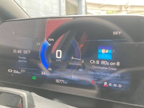 Used 2025 Chevrolet Equinox EV LT w/ Convenience Package II FWD image 17