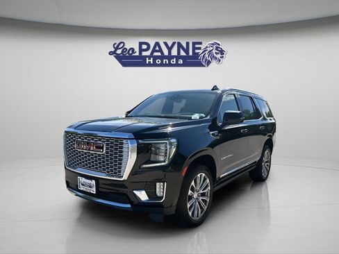 Used 2021 GMC Yukon Denali w/ Denali Premium Package AWD/4WD image 3