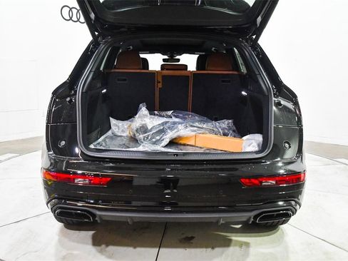 Used 2025 Audi Q5 2.0T Premium w/ Convenience Plus Package image 13