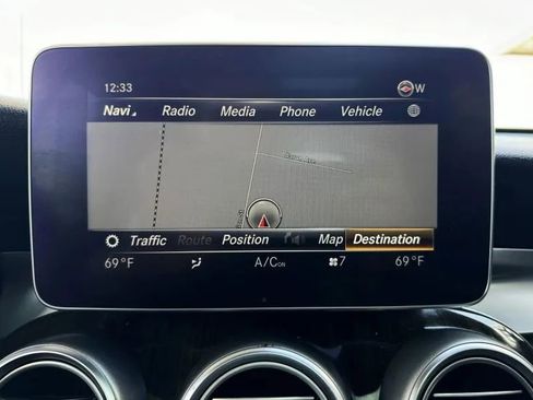 Used 2018 Mercedes-Benz GLC 300 4MATIC image 33