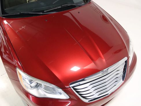 Used 2013 Chrysler 200 Limited FWD image 28
