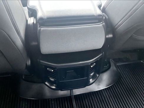 Used 2024 RAM 1500 Big Horn AWD/4WD image 33